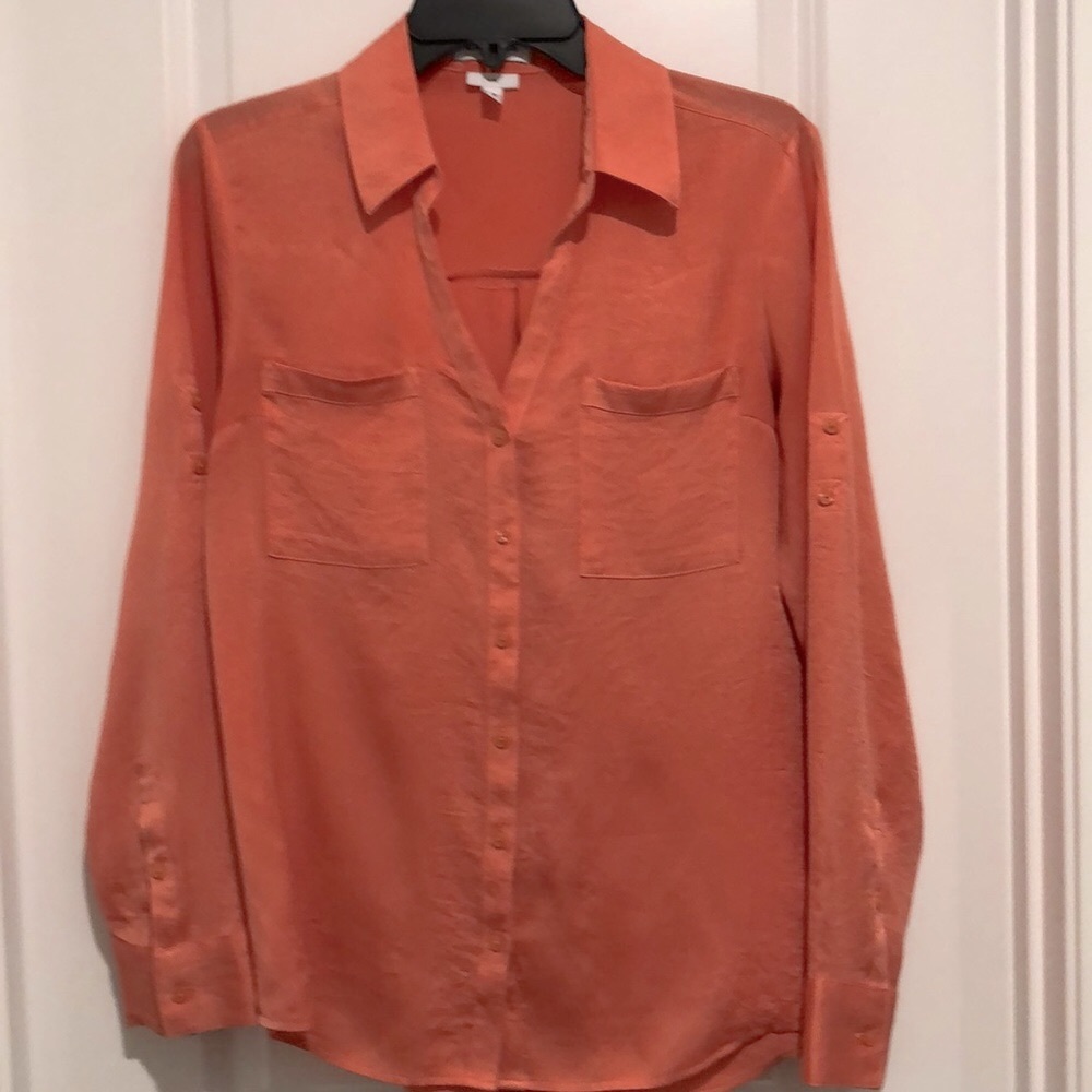 EXPRESS Portofino Slim Button up Blouse Rollup button sleeves New condition SZ M